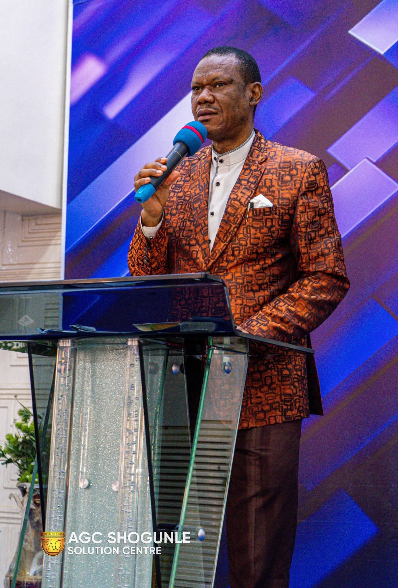 Church worship gathering